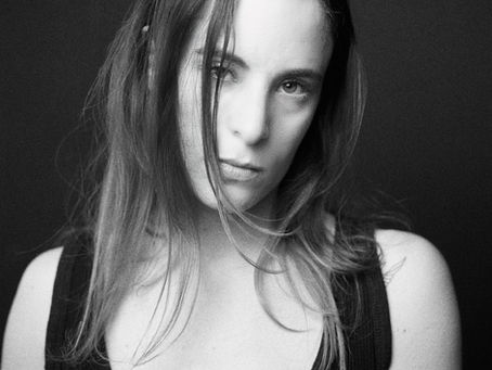 Alexandra Dezzi : « Dans l’écriture romanesque, je me fais hacker par mon sujet et je ne sais plus si je vis pour écrire ou si j’écris pour vivre »