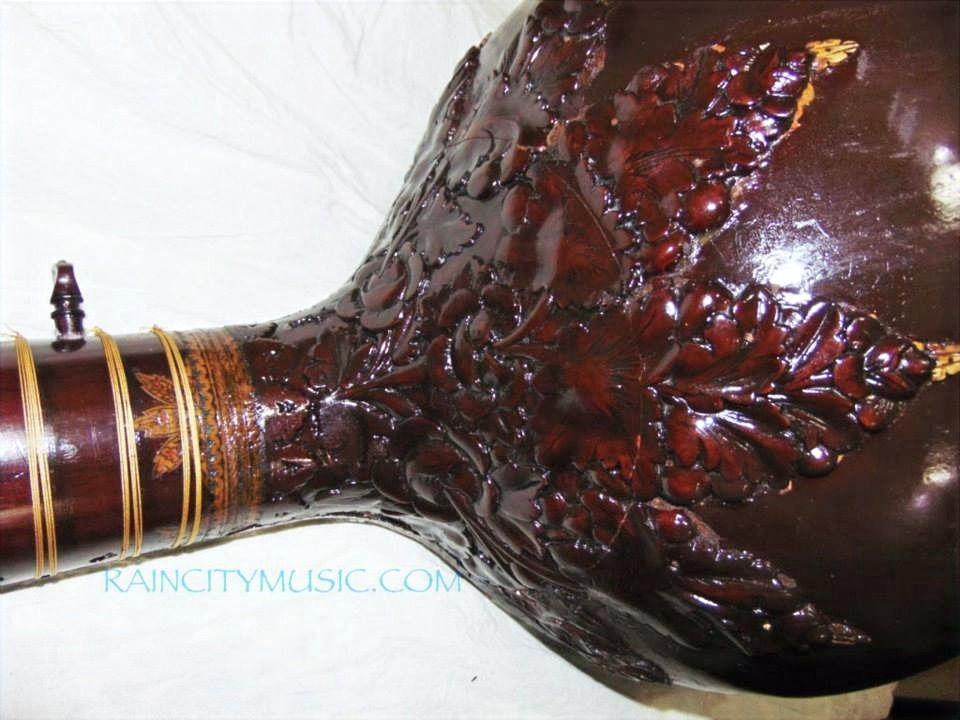 Thumbnail: Early-20th Century Kanailal & Brother Sitar with Dagar Headstock