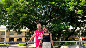 Why are there a lot of expats or retired people living in the Philippines?