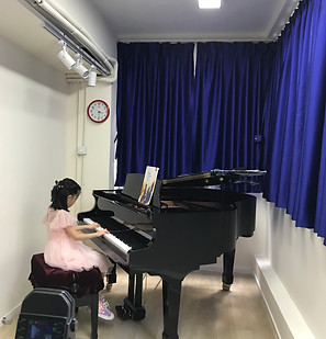 Charlotte DENG.JPG