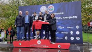 ÖMER BESİM KOŞALAY Kros Müsabakası Kırmızı Eşofman Ödülü