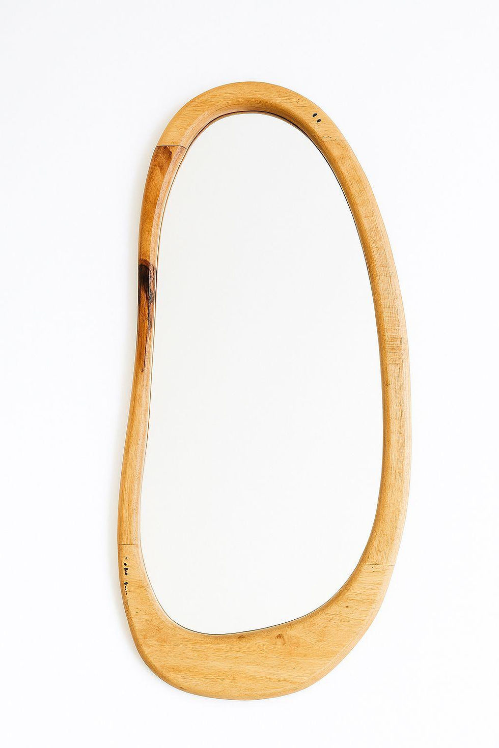 תמונה ממוזערת: מראה מנגו אמורפית