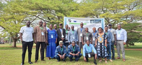 Group picture with participants and trainers. (Credit: AfricaRice)