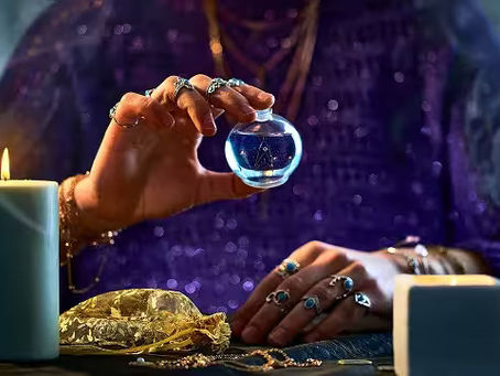 How Tarot Online Can Help You Understand Yourself