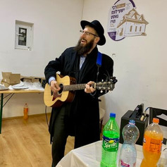 Rabbi Yonah on Guitar