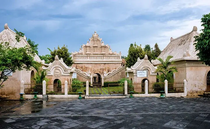 Thumbnail: 4 Days 3 Nights Wonderful Yogyakarta Tour