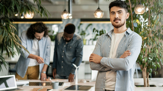 TRANSFORMA TU FUTURO: ENTRENAMIENTO Y MENTALIDAD PARA EMPRENDEDORES EXITOSOS.