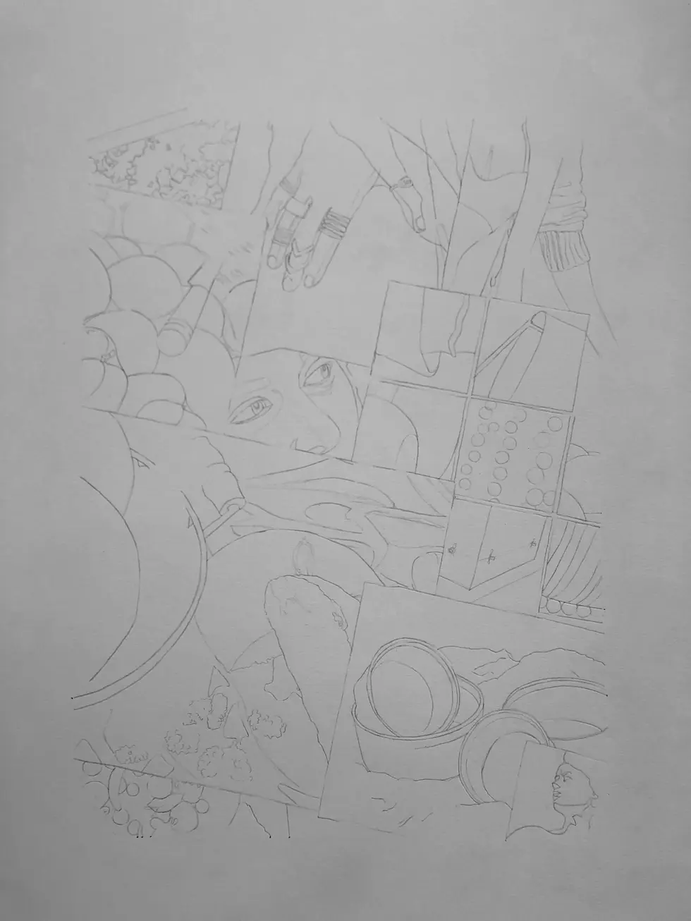 Composição dividida em três faixas: abaixo, colagem de recortes com objetos e fachadas; ao centro, folha translúcida com desenhos a grafite de formas fluidas; acima, pintura em tons dourados e ocres, mesclando detalhes realistas e esboços.