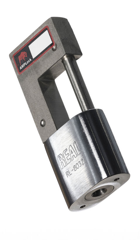 photo d'un cadenas ou verrou de remorque, photo studio sur fond blanc