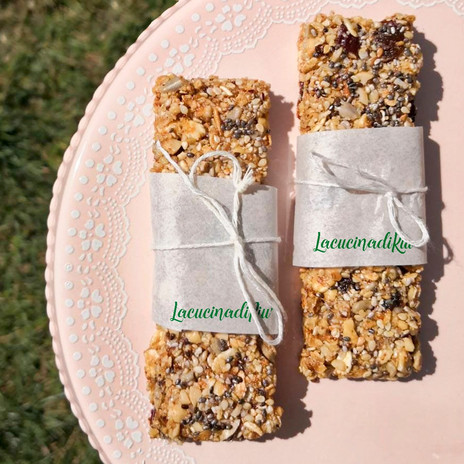 Barrettte con fiocchi d'avena e miritilli rossi