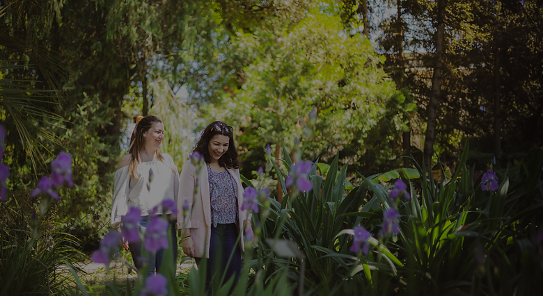 photo illustration de prestations - portrait de deux femmes