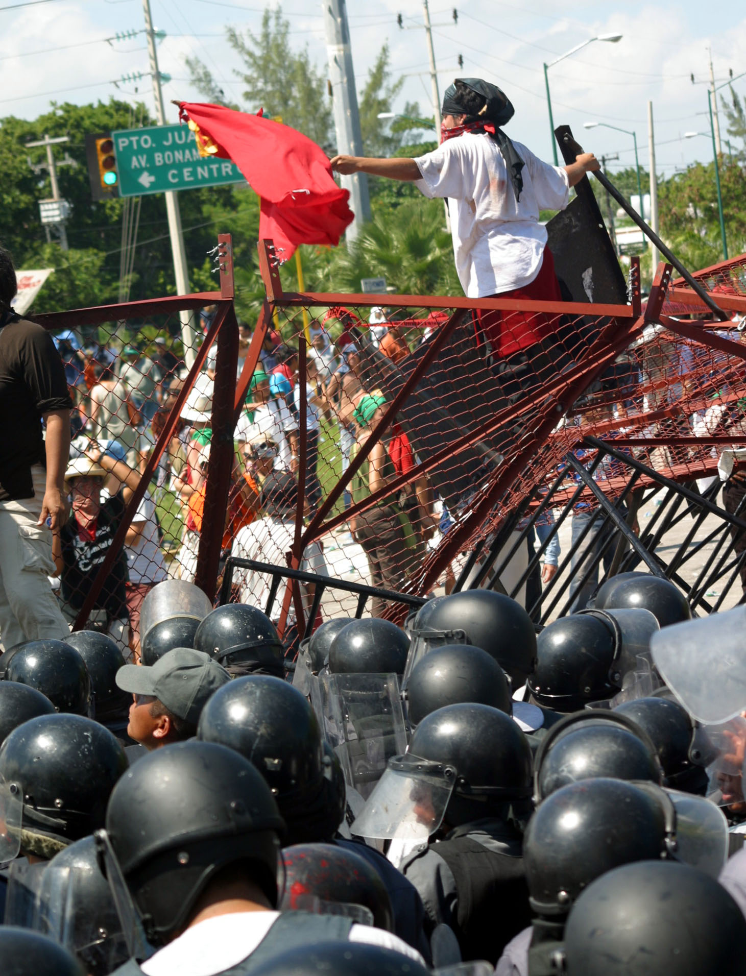 WTO Protest, Tribune News Service