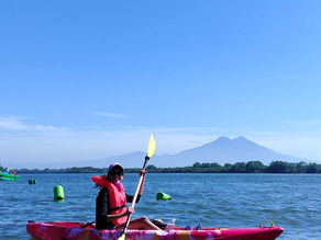 Kayak à la Isla colorada lors d'une aventure au Salvador