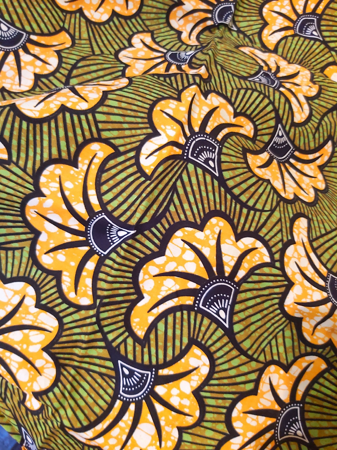 Pagne - motif fleurs de mariage jaunes sur fond vert