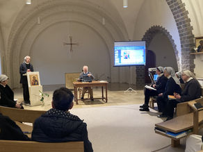Hommage au père Charles Delhez