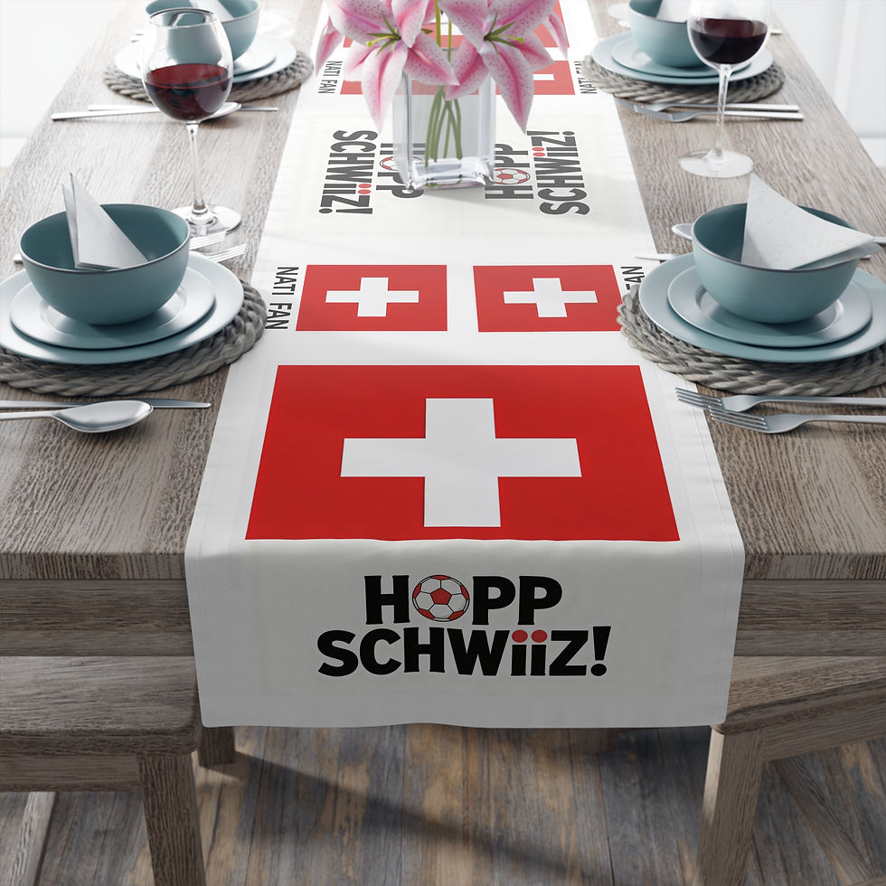 Miniaturbild: Der Tischläufer mit dem Schweizer Wappen und den Schriftzügen HOPP SCHWIIZ und NATI FAN sorgt für echte Fußball Atmosphäre
