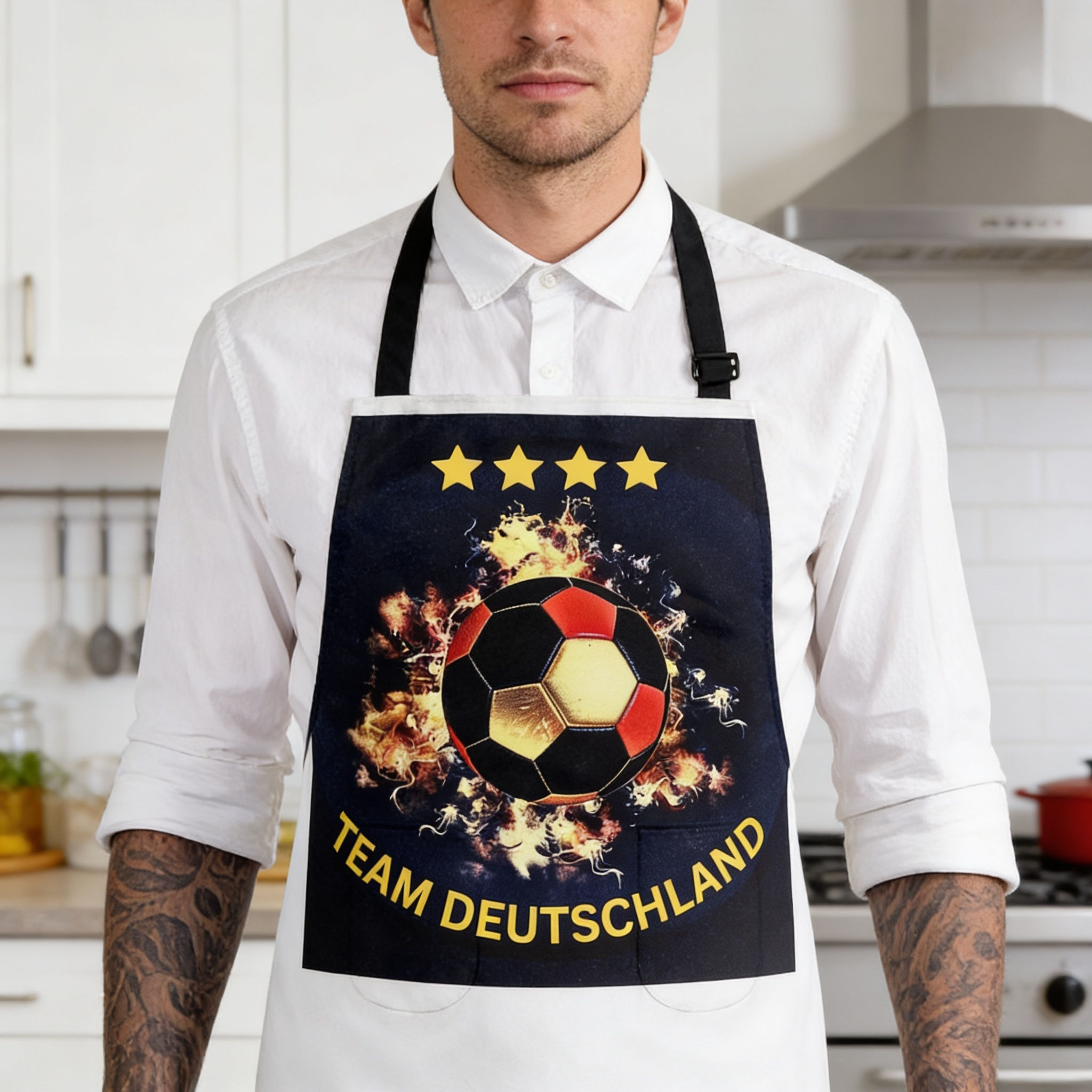 DieKüchenschürze TEAM DEUTSCHLAND verbindet echte Fußball Leidenschaft mit einzigartigem Design und praktischer Konstruktion