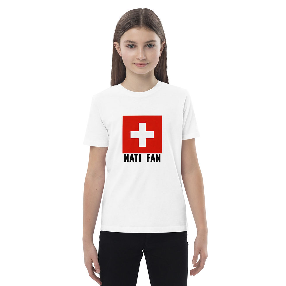 Miniaturbild: Das Fan Shirt für Kinder mit dem Motiv NATI FAN auf der Brust- und HOPP SCHWIIZ! auf der Rückenseite