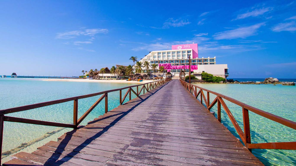 Renting a 6 Person Golf Cart and Mia Reef Isla Mujeres Isla Mujeres