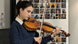 Héloïse Houzé with Paul Noulet’s viola, funded by the Safran Foundation