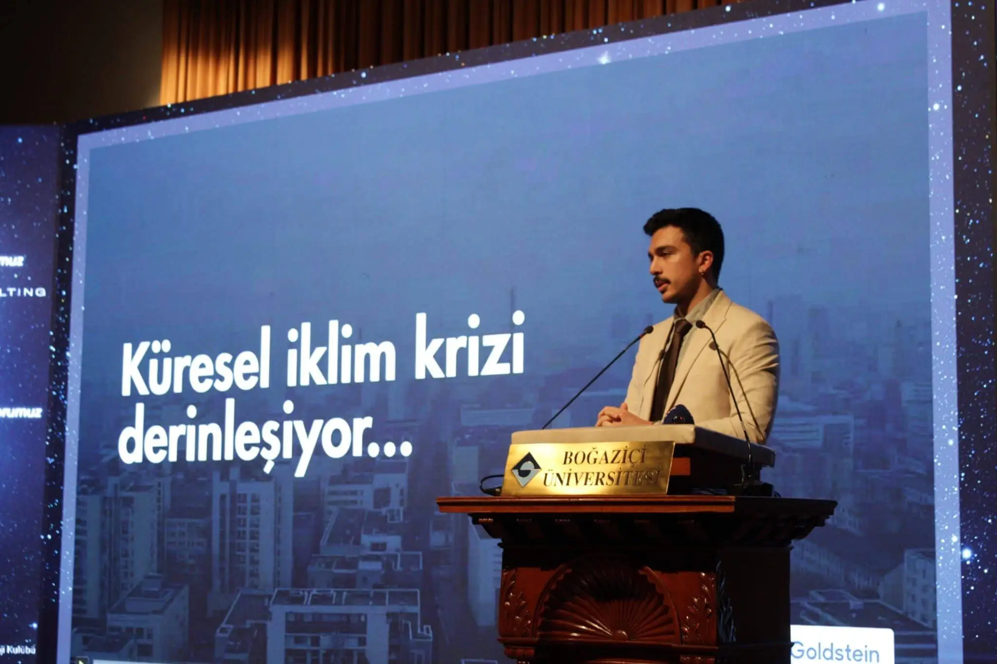 Boğaziçi Çevre Ödülleri Karbon Nötr Sponsoru Goldstein Carbon adına plaket takdim töreni.