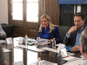 Maru Campos analiza con empresarios proyecto de semaforización para la capital