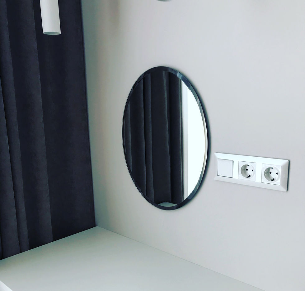 Кругле дзеркало на стіну, діаметр 50см