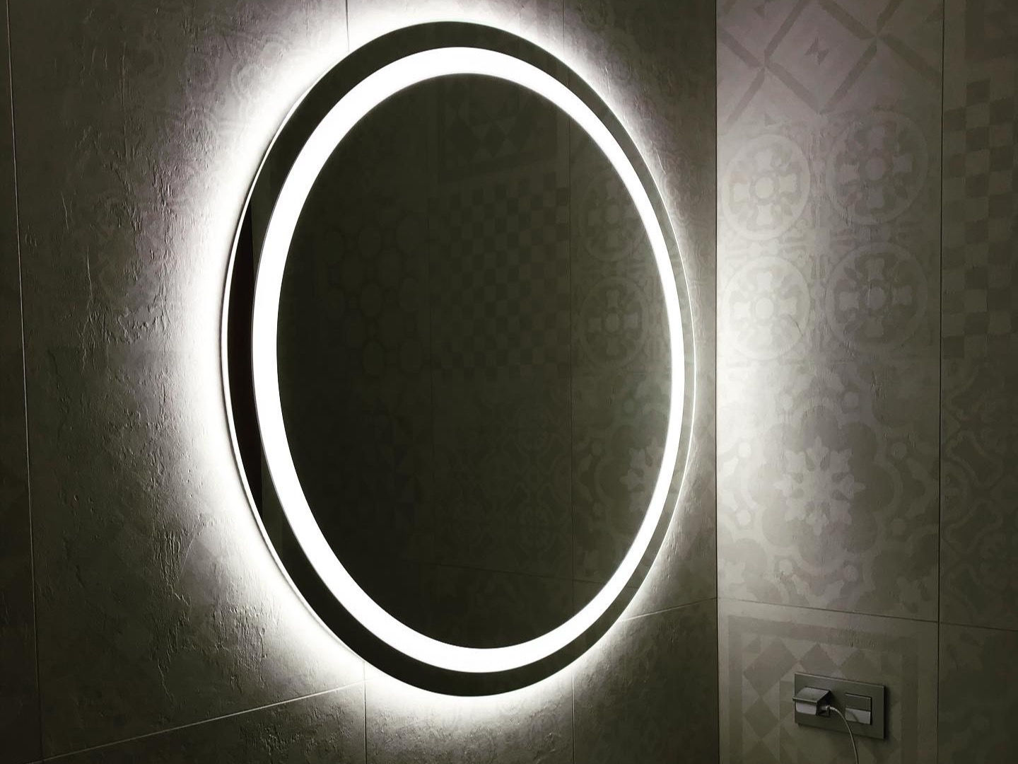 Дзеркало з підсвічуванням у ванну, діаметр 70см