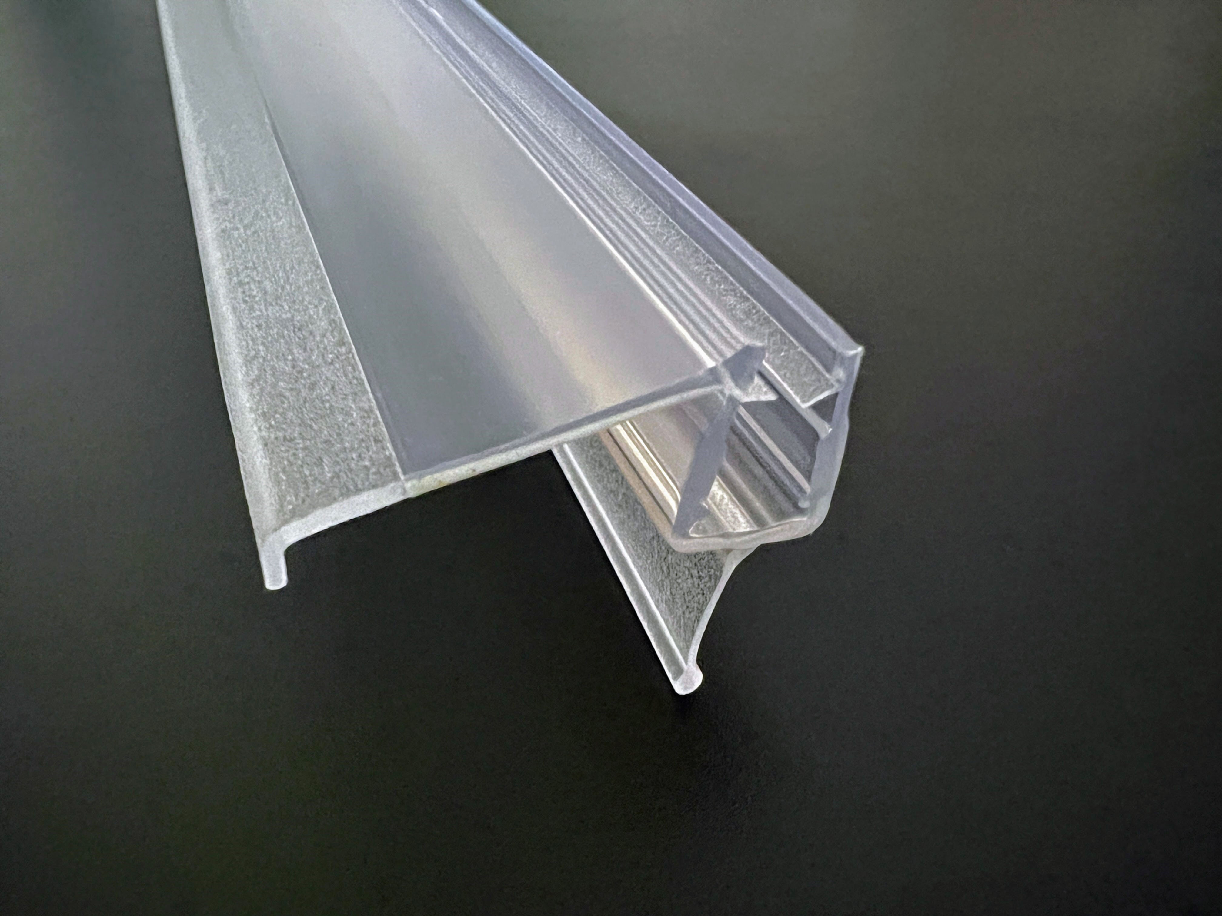 Dusch-Türdichtung mit ca. 25 mm "Dächlein" als Abtropfleiste, Art. Nr. 5325