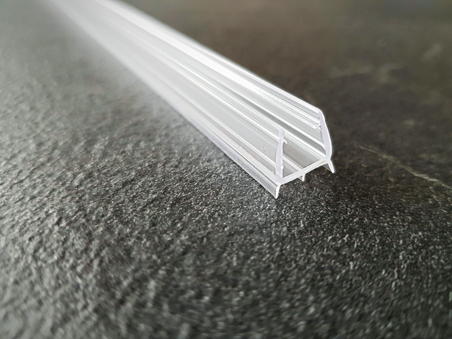 Duschtürdichtung mit zwei schrägen Wasserabweisern, Art. Nr. 027