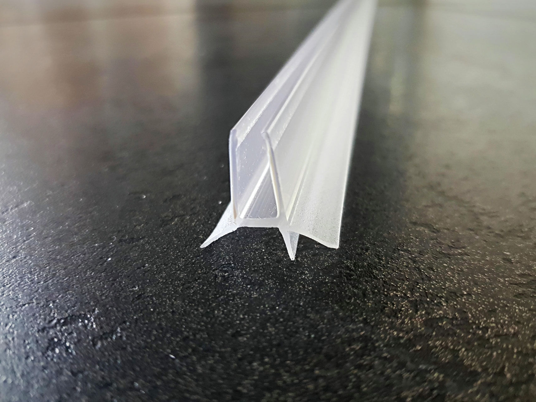 Dusch-Türdichtung mit Abtropfleiste und kurzer Lippe nach unten, Art. Nr. 6069