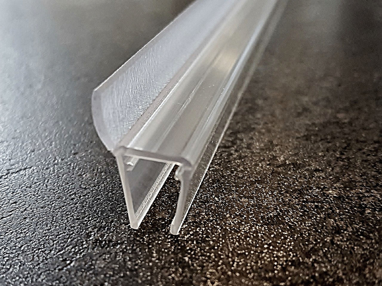 Lippendichtung 135° (Spaltdichtung) für Drehtüren, Art. Nr. 5071