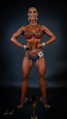 sandra_palic_front_lat_spread_super_woman