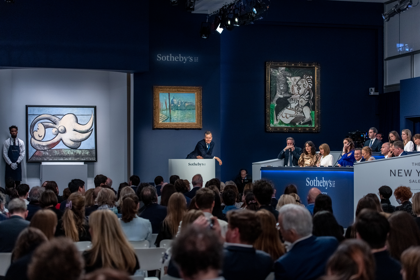 Một buổi đấu giá nghệ thuật do Sotheby's tổ chức. Ảnh: Art News