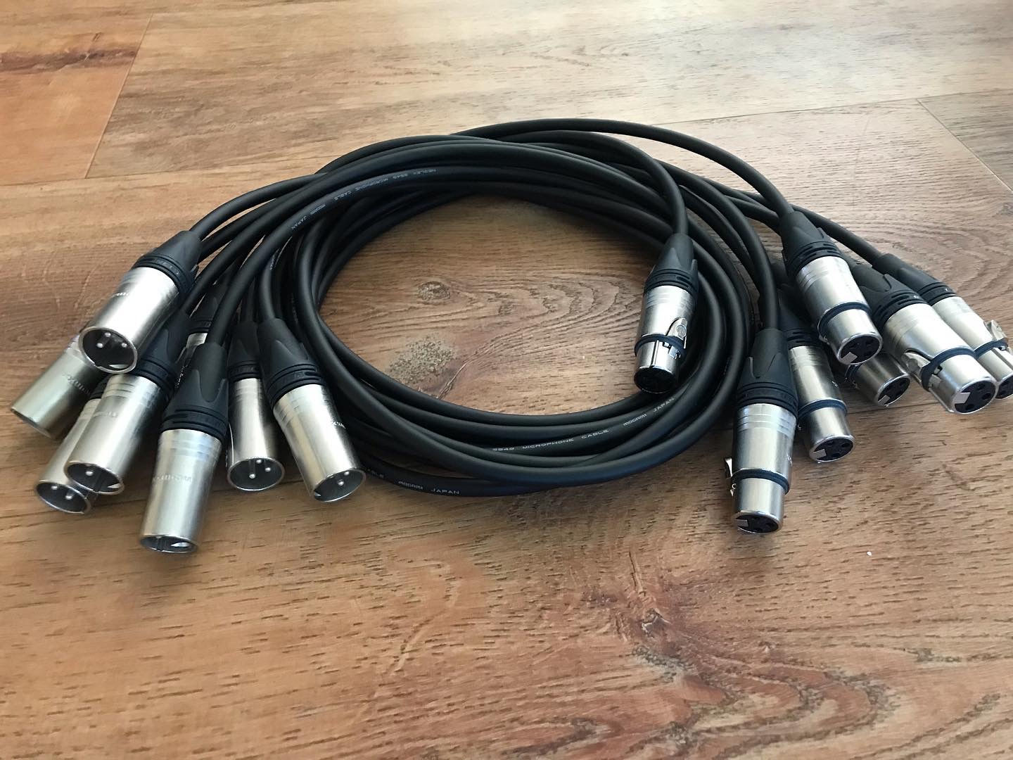 1m Canare XLR male- XLR female