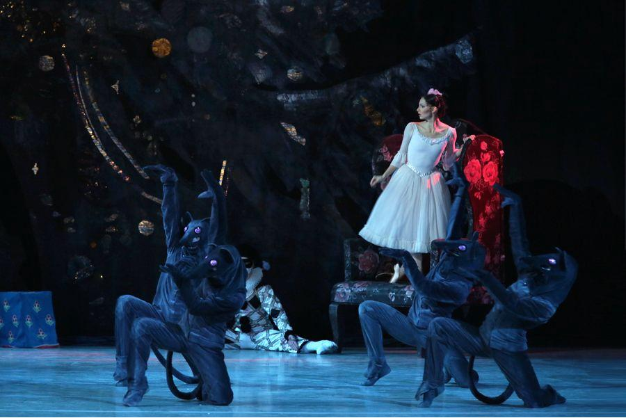 Маша в сцене из балета Щелкунчик, Мариинский театр