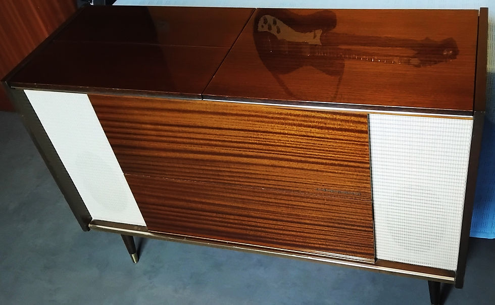 Miniature : Meuble tourne-disque Grundig 1962-63. Ecoute vinyles et Bluetooth.