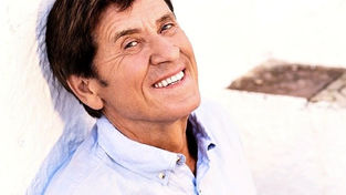 Gianni Morandi festeggia cinquanta anni di carriera