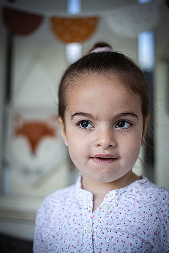 Lachendes Mädchen, Kindergarten, Kita, Kindergartenfotografie, Neuwied, Linz am Rhein, Koblenz, Montabaur, echtes Lachen,
