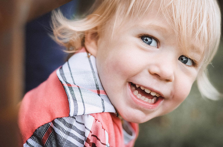 Lachendes Mädchen, Kindergarten, Kita, Kindergartenfotografie, Neuwied, Linz am Rhein, Koblenz, Montabaur, echtes Lachen,