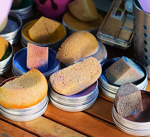 Hund gemalt auf einen Stein mit Acrylfarbe