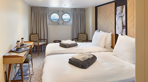 A21_MAG01_BB_ MAG_2019_TomArbanPhotography Cabins (08).jpg