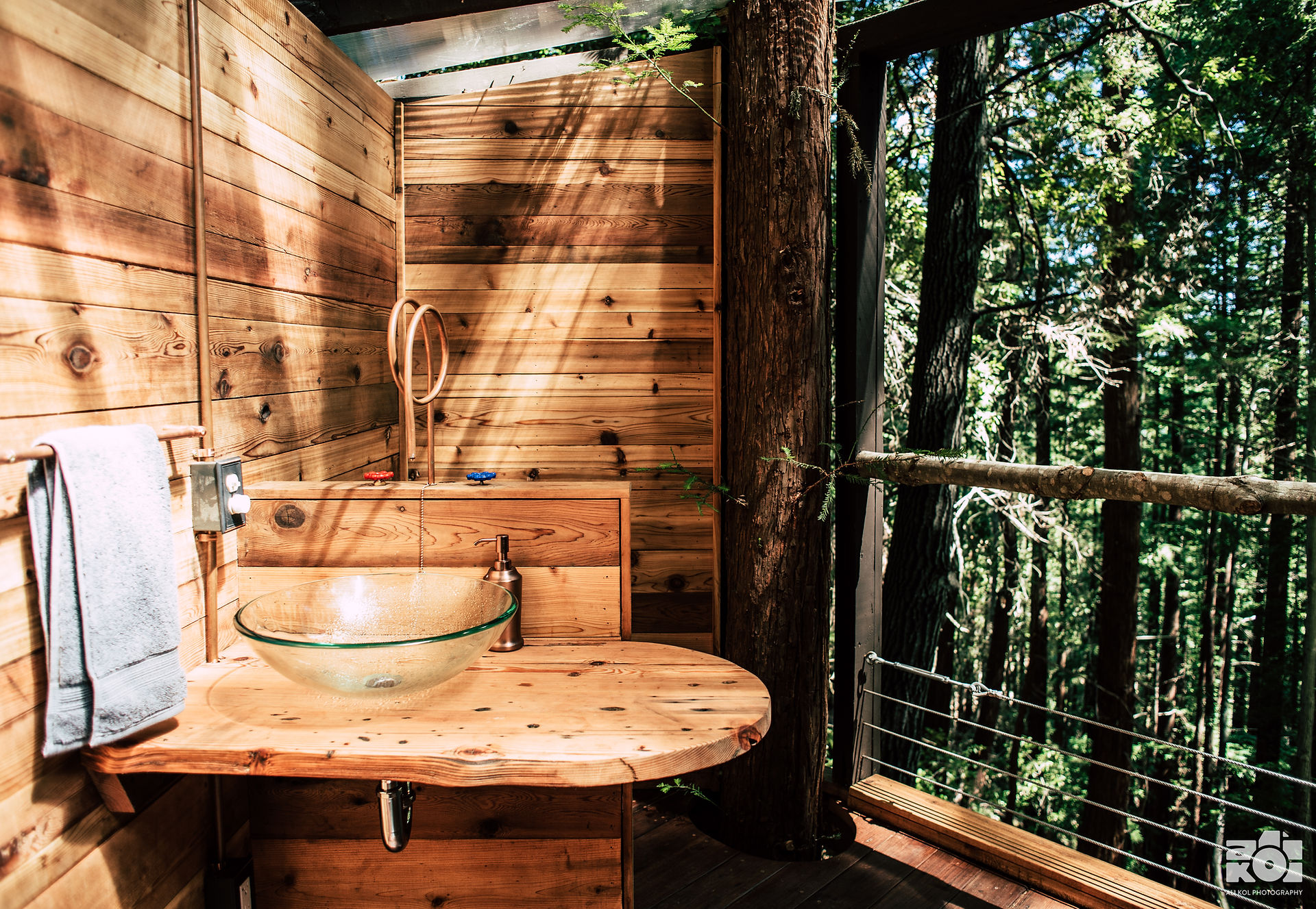 Bathroom at pine cone treehouse built by o2 treehouse