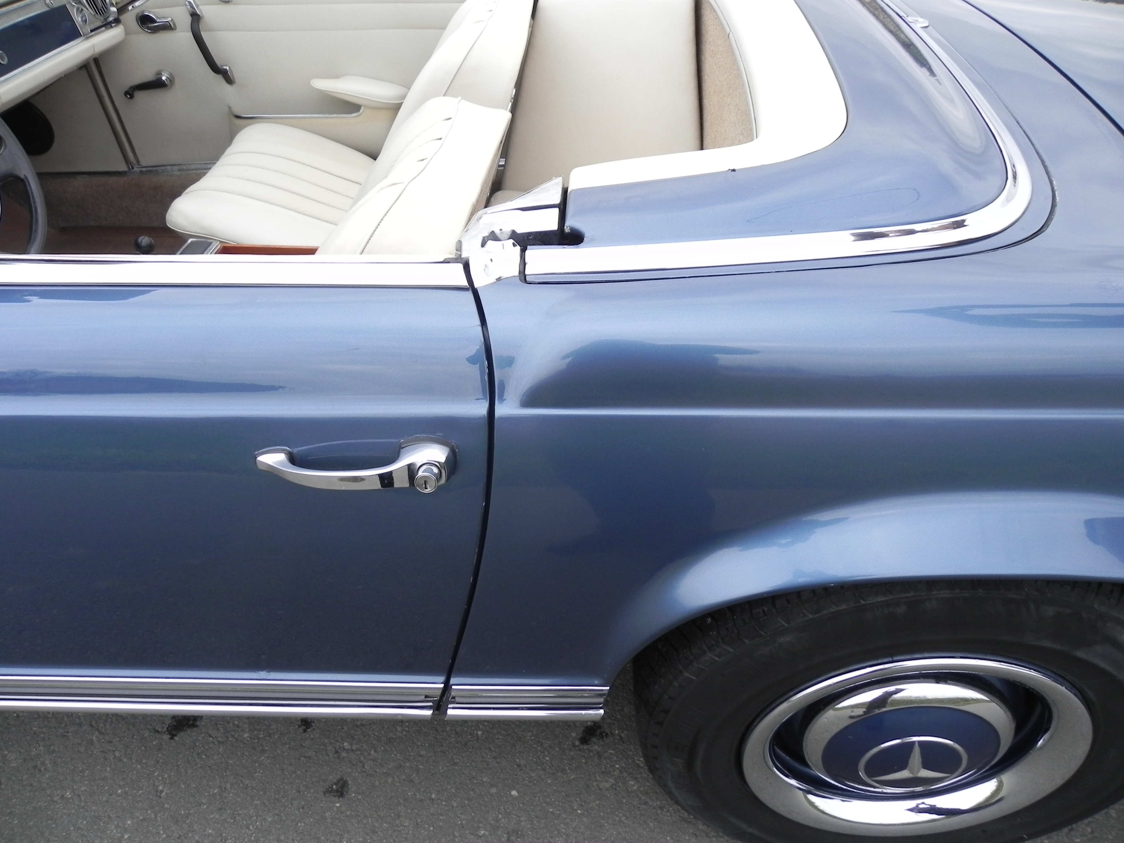 Mercedes-Benz 230SL