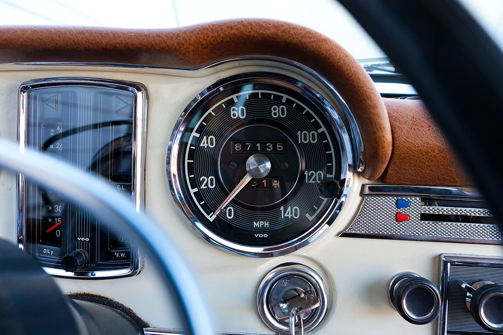 Mercedes Benz 280SL