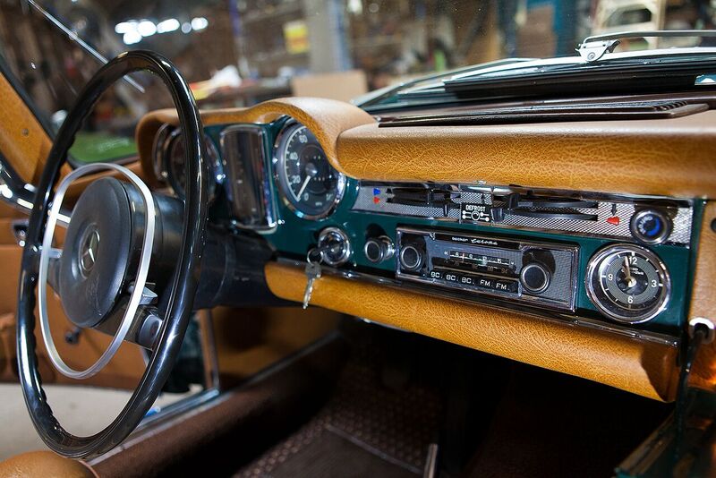 Mercedes Benz 280SL