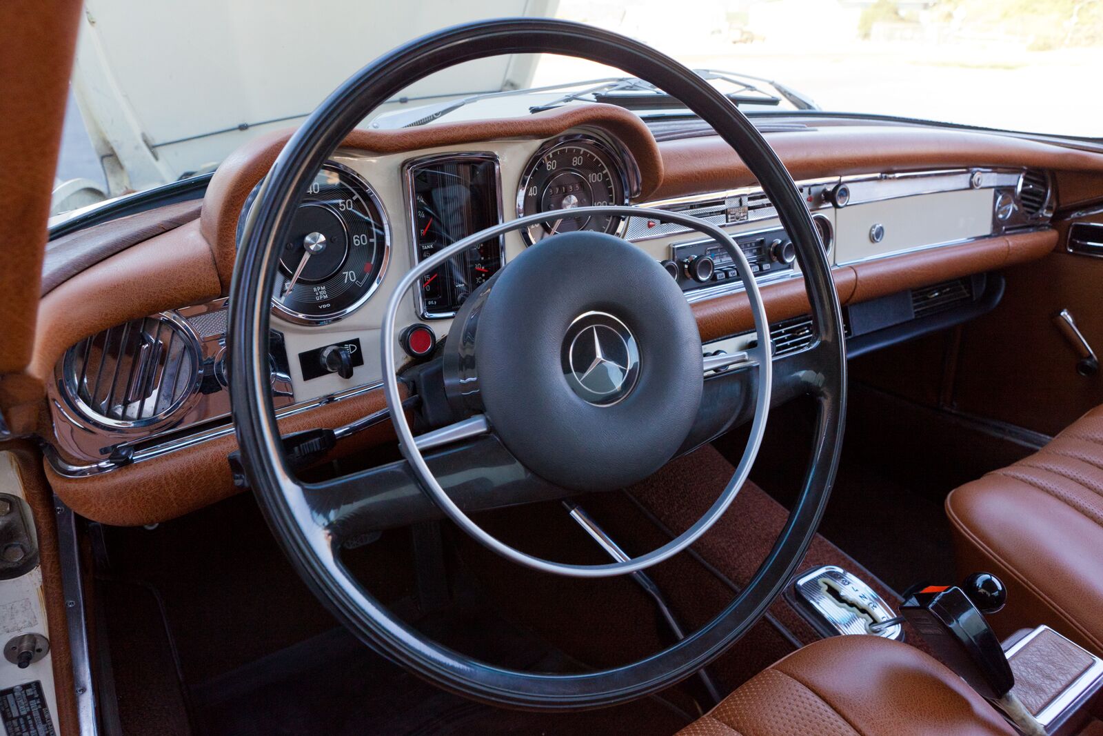 Mercedes Benz 280SL