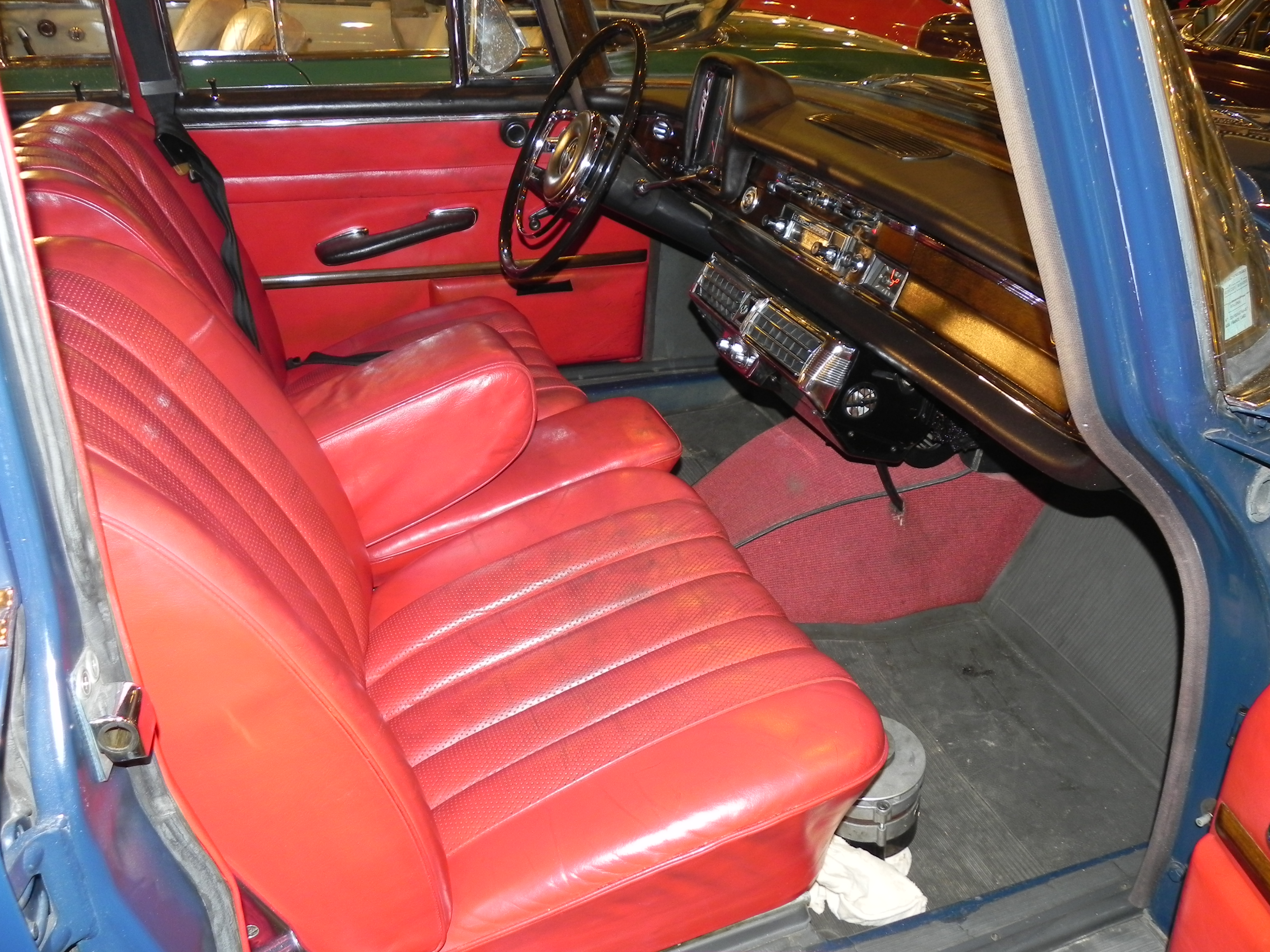 Mercedes 220SE