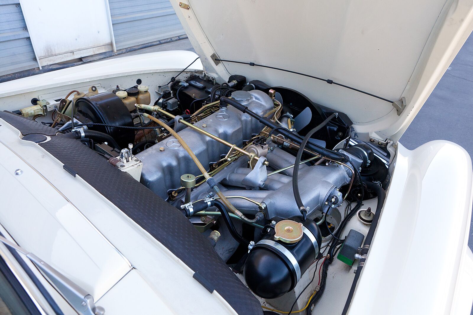 Mercedes Benz 280SL