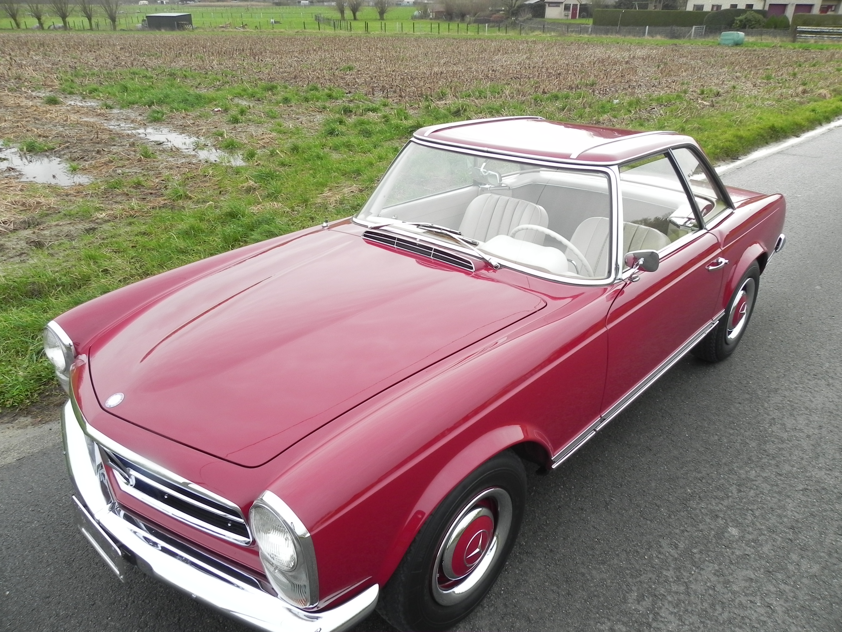 Mercedes 230SL- 1965